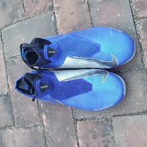 Nike phantom soccer shoes cleats.  Mens 7